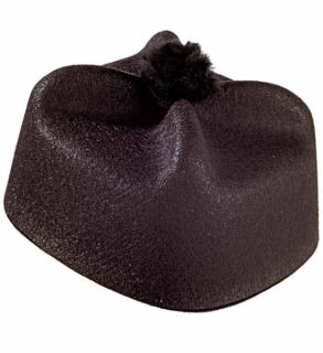 Černý klobouk Kněz